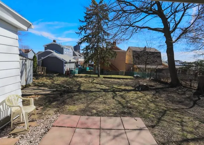 Holiday home Updated & Comfy With Parking Easy Access Pittsburgh